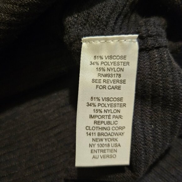 Chelsea & Theodore Women's Black Full Neck Sweater - Size M - Picture 5 of 5